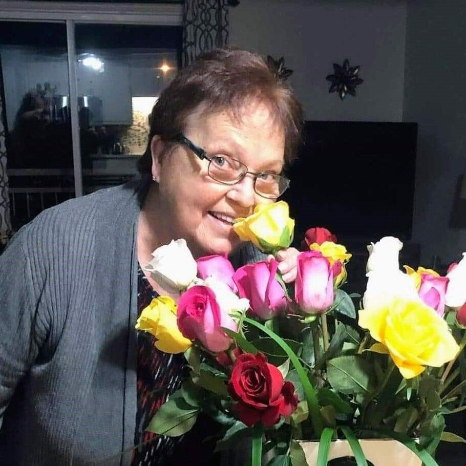 Carole  Mac Farlane