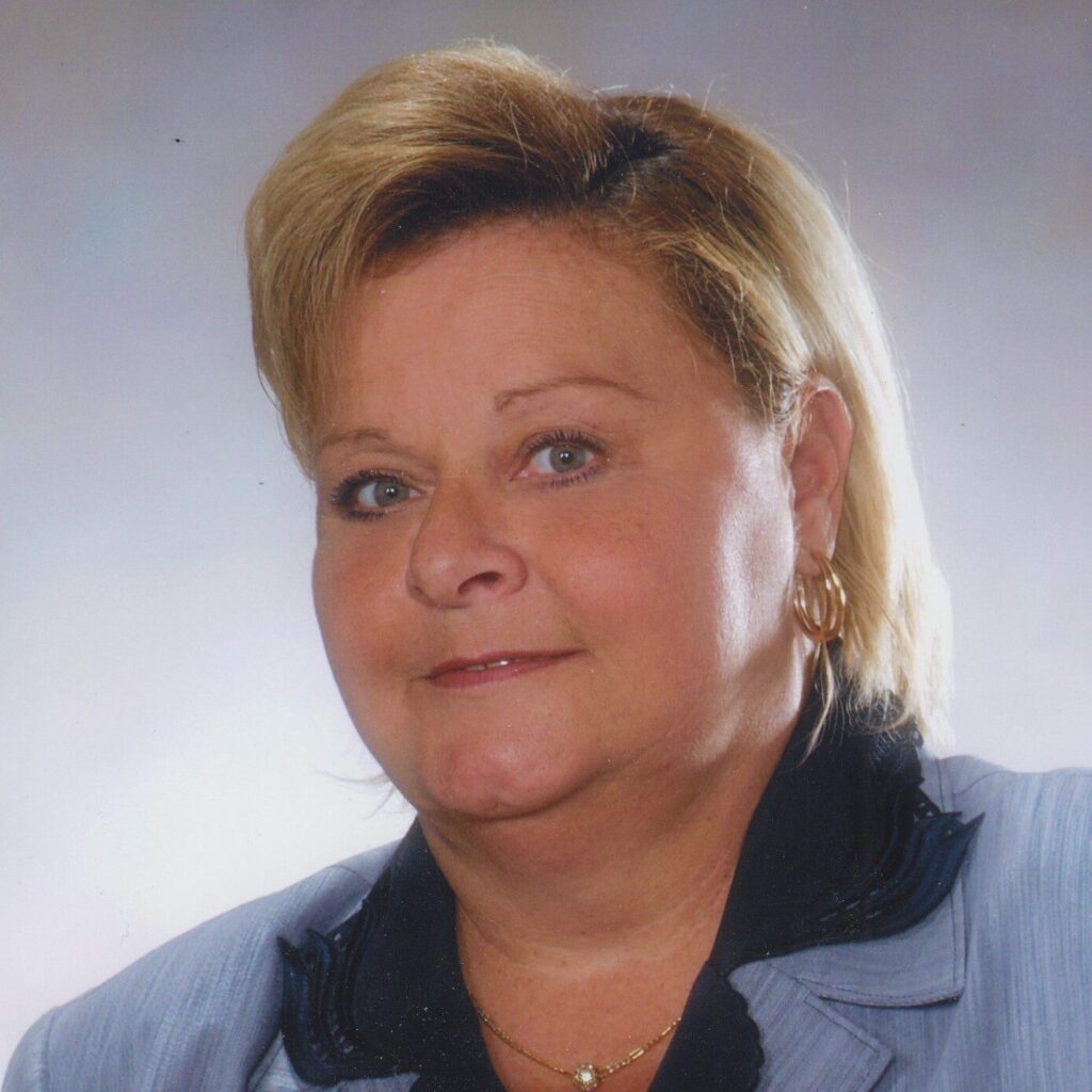 Jacqueline Raymond